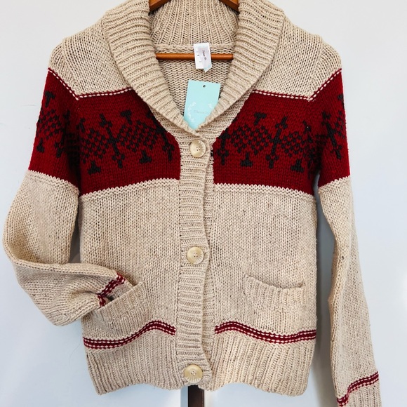 NWT red cream button sweater small - Picture 8 of 8